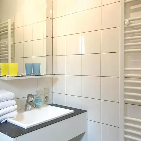 Lille Hues * Βέστερλαντ